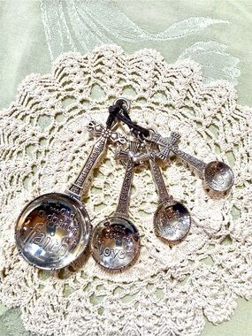 GANZ A Dash of Faith Love Hope Joy Measuring Spoon Set